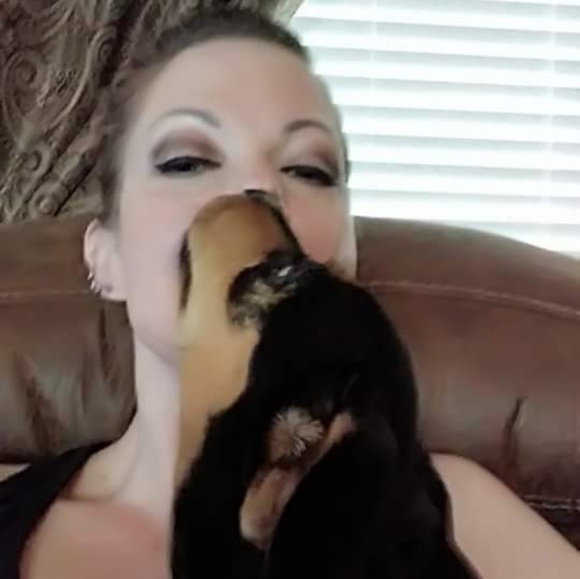 Meet your Posher, KT - Picture 4 of 6